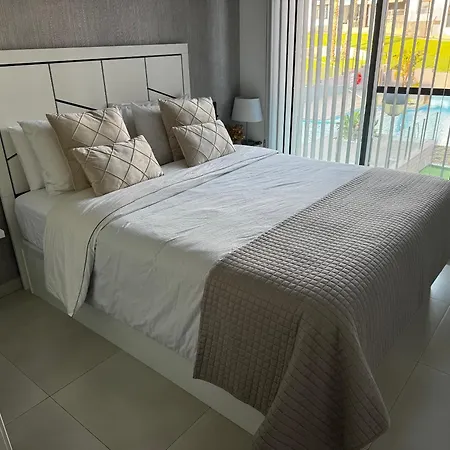 Luxury Penthouse With Private Rooftop Terrace, Pool, Punta Prima, Torrevieja Appartamento *