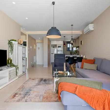 Luxury Penthouse With Private Rooftop Terrace, Pool, Punta Prima, Apartamento *
