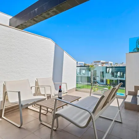 Apartamento Luxury Penthouse With Private Rooftop Terrace, Pool, Punta Prima, *